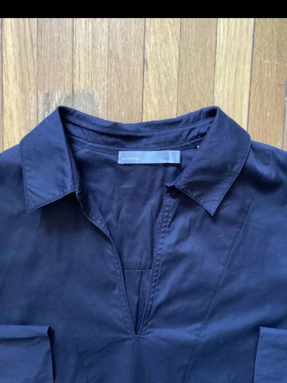 Luxe Vince Ladies Size 6 Solid Black Pullover V-Neck Blouse,Cotton Blend,MINT - Picture 2 of 3